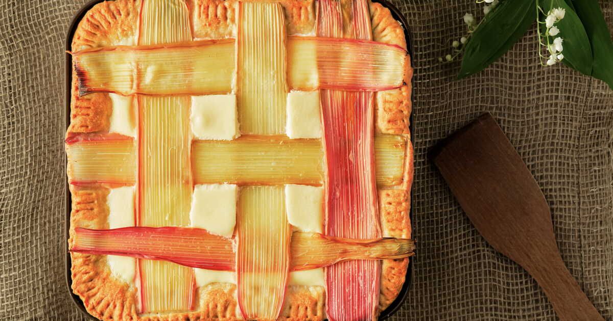 Savourer la rhubarbe : 81 recettes irrésistibles pour vos desserts