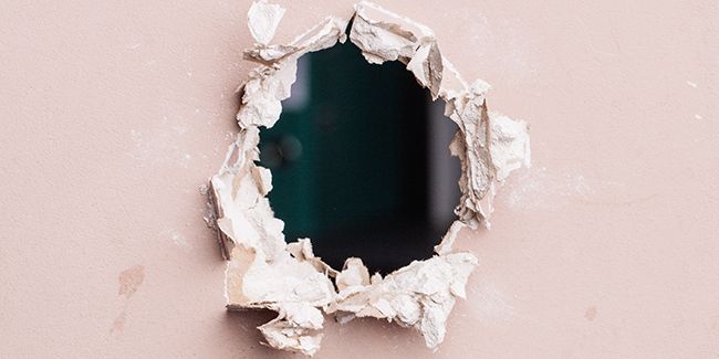 Réparer facilement les trous dans les plaques de plâtre