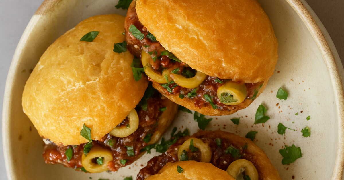 Transformez vos restes de ratatouille en un délice estival avec le fricassé tunisien