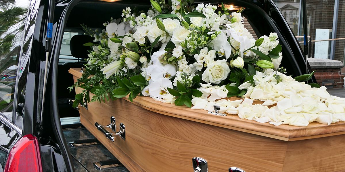 Choisir des fleurs pour un dernier hommage