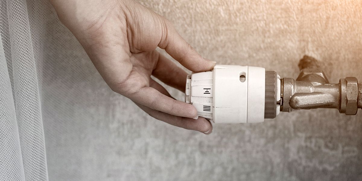 Quand votre robinet thermostatique de radiateur bloque, identifiez et résolvez rapidement