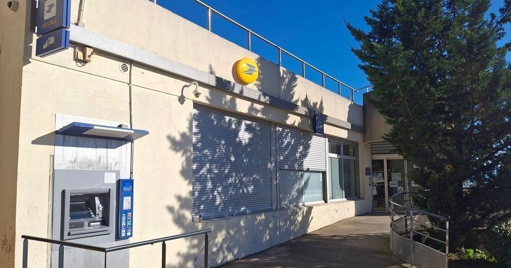 Fermeture estivale du bureau de Poste à Martigues Ferrières : réactions et enjeux