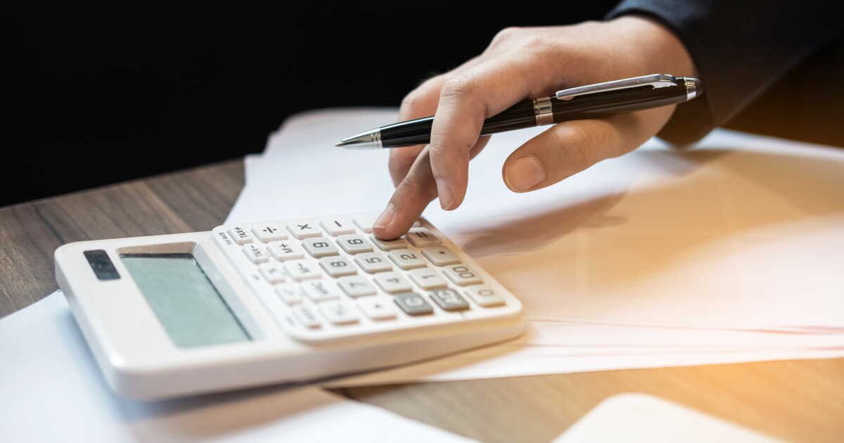 Économisez en analysant votre relevé bancaire annuel