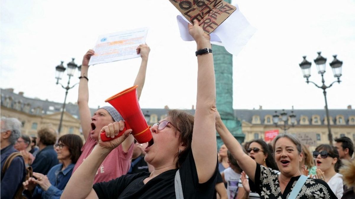 Mobilisation massive à Paris pour une loi contre les violences sexuelles après la tragédie de Lyhanna