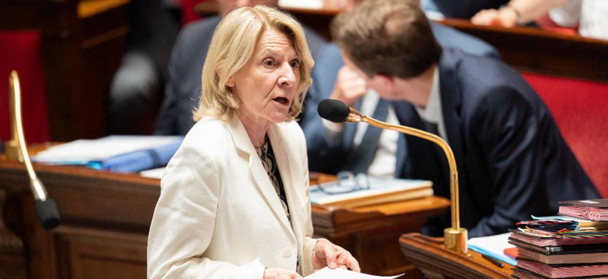 Déprogrammation de la pièce Passeport : la ministre de la Culture critique la municipalité