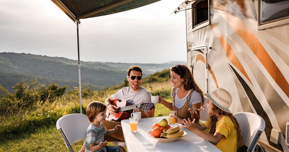 Trouver le véhicule parfait pour vos escapades : camping-car, van ou fourgon ?