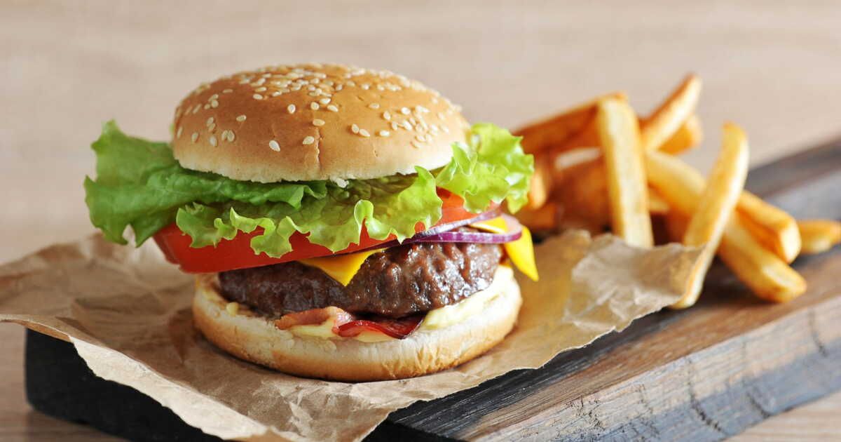 Les sandwichs les plus caloriques des fast-foods en France : un vrai défi pour votre ligne