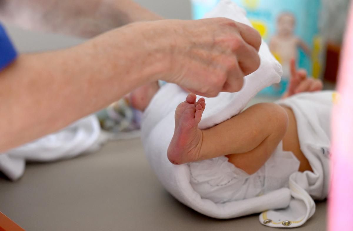 Enquête en Chine sur les couches Huggies et Babycare : des compositions inquiétantes