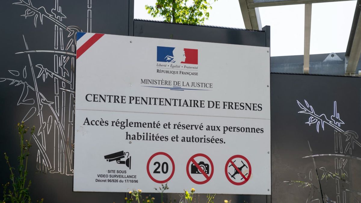 Accès aux douches en prison : un détenu de Fresnes réclame justice face à la canicule
