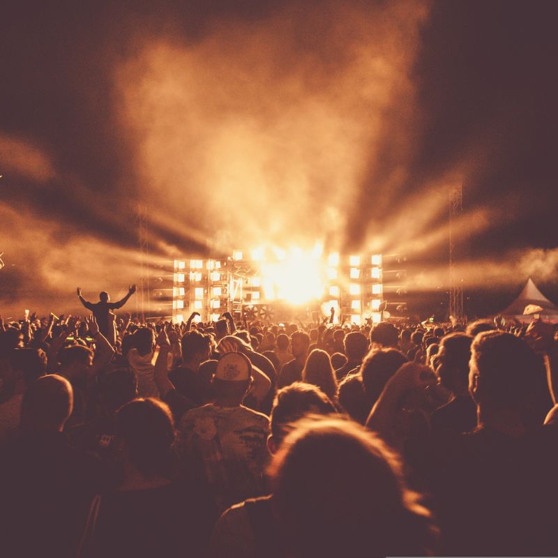 Les festivals face aux caprices de la météo : entre annulations et adaptations