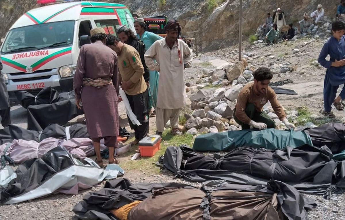 tragédie au Pakistan : un bus plonge dans un ravin, 40 victimes à déplorer