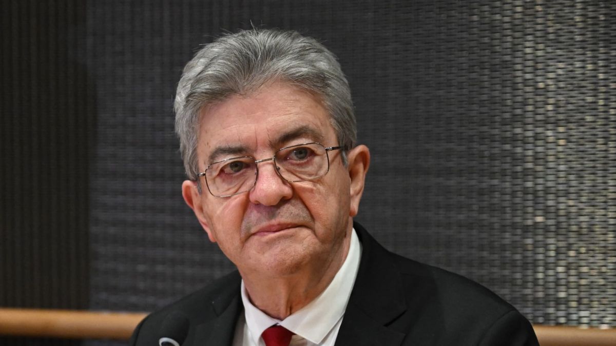 "Demain, vous paierez sans jamais rien posséder" : Jean-Luc Mélenchon légifère contre la dématérialisation totale des jeux vidéo