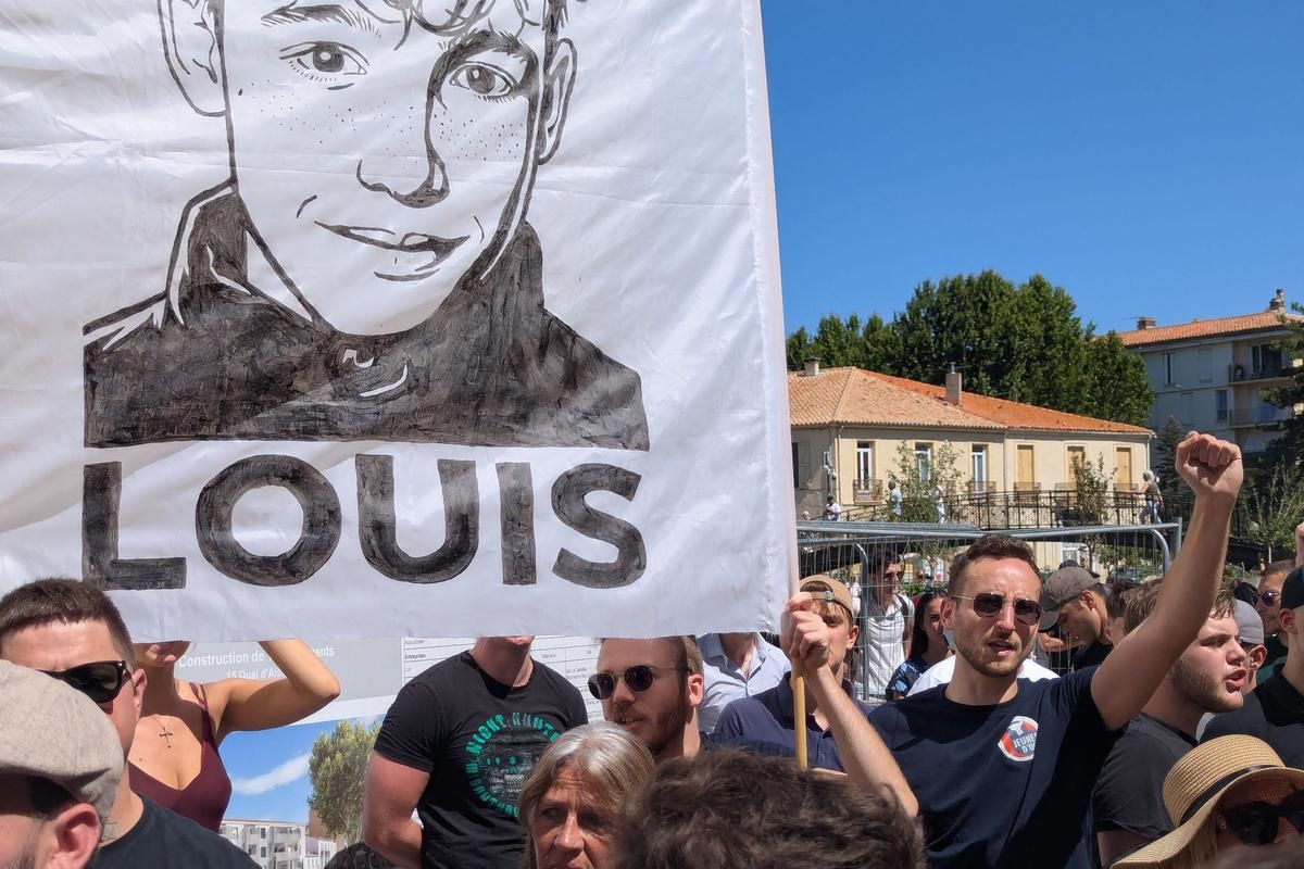 Une marche blanche pour Louis, symbole de colère face à l'injustice