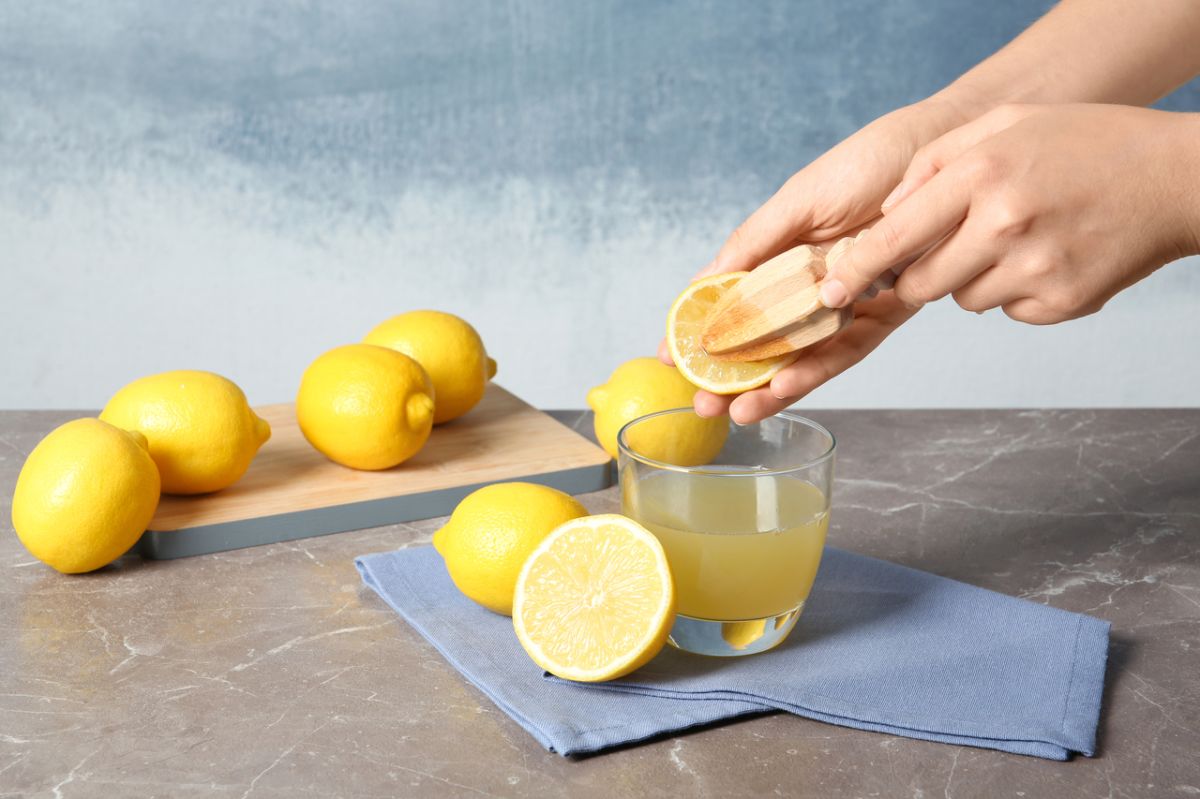 Les dangers cachés du jus de citron quotidien