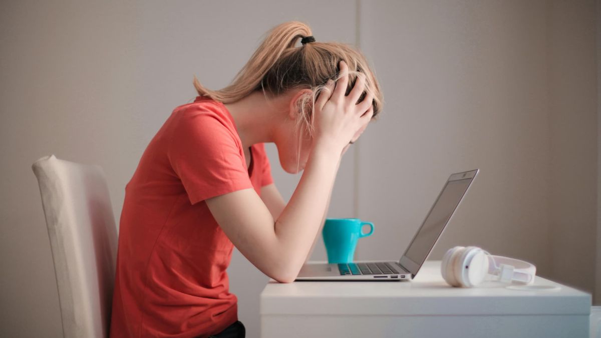 Le burn-out négligé : le Sénat abandonne un rapport sur la souffrance au travail