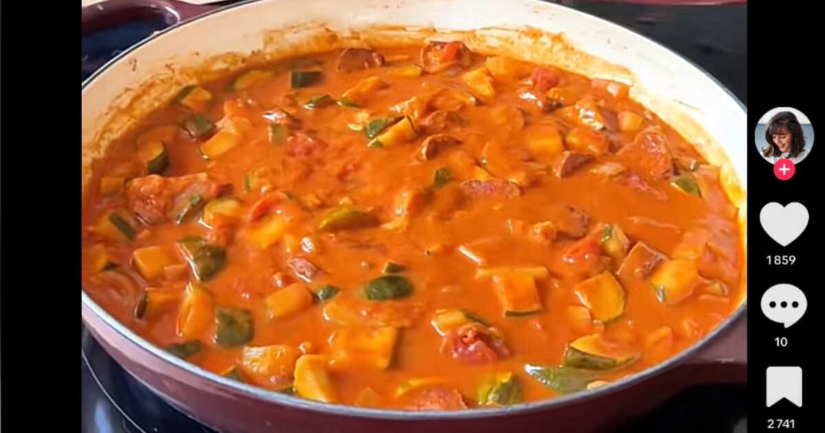 Un curry réconfortant de courgettes au chorizo à découvrir