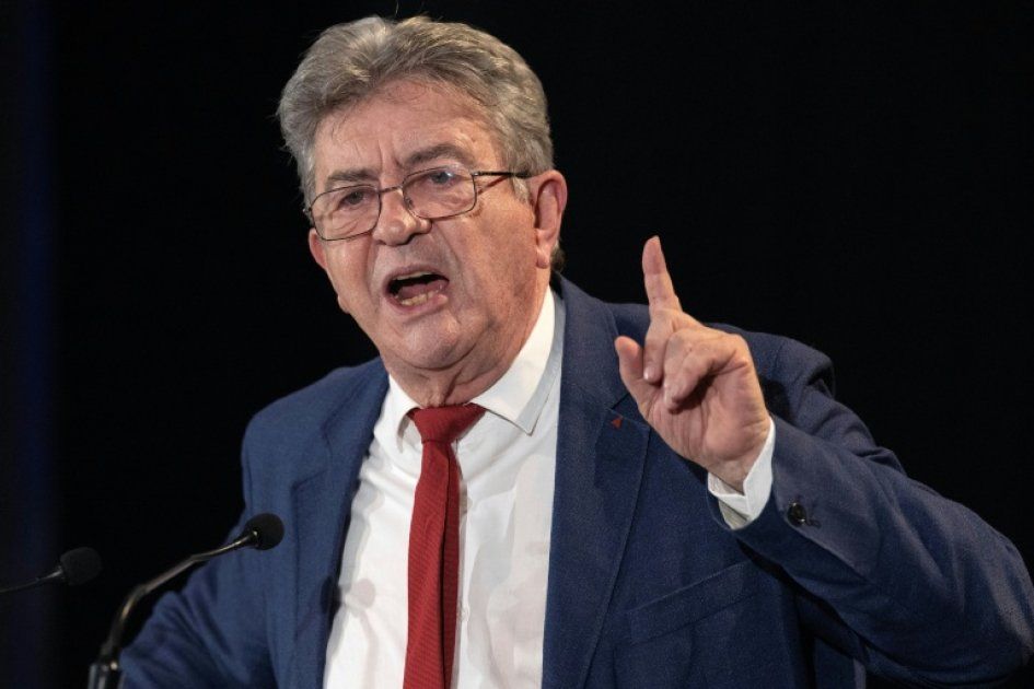 Mélenchon souligne le lien entre incendies et capitalisme dans un meeting à Paimpont